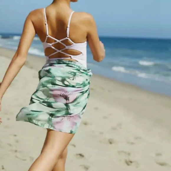 NWT Anthropologie Oversized Floral Scarf or Beach Wrap - Picture 7 of 8